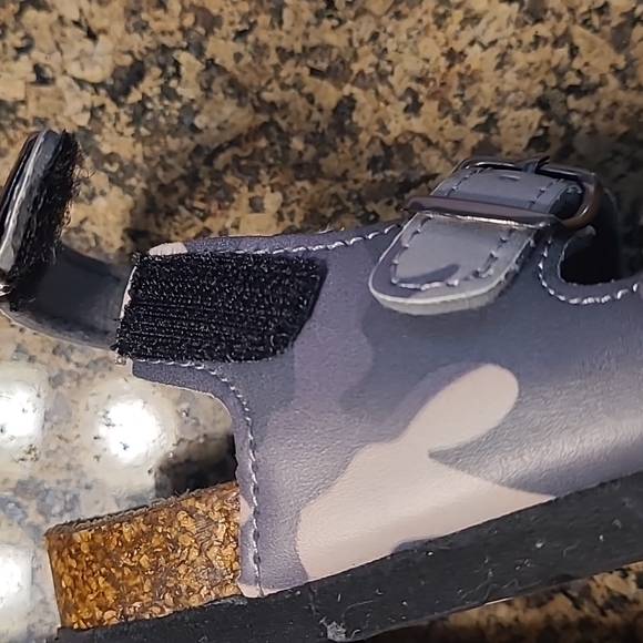 Gray camo sandals - Picture 3 of 5